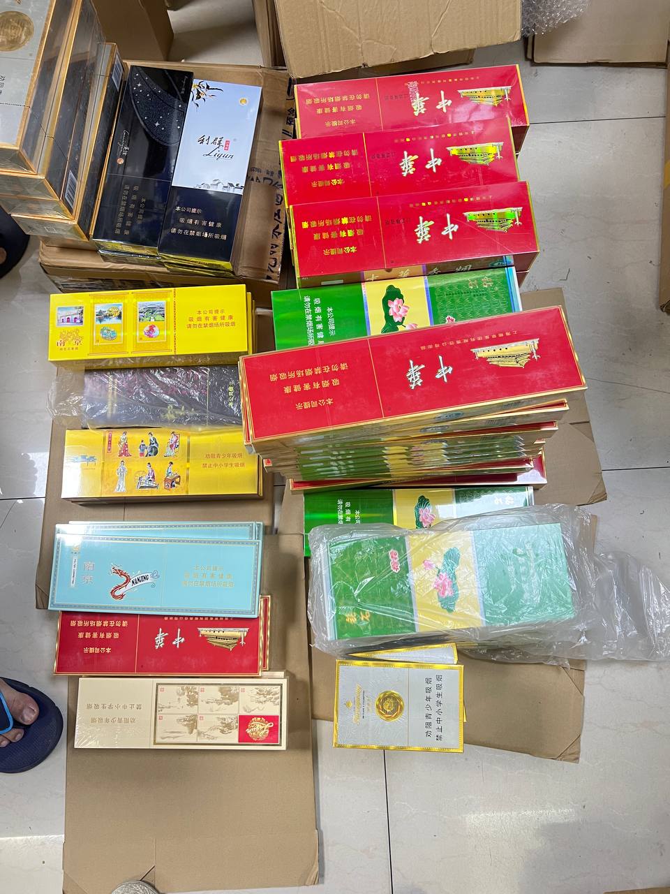 徐锦江吃林蕾奶头现在是不是时机,多数人只盯着热度忘了伦理边界...高清在线观看